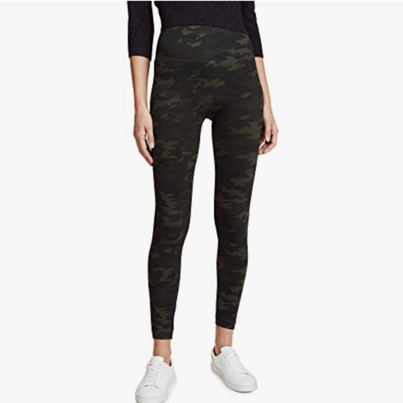 SPANX Pants - Spanx green camo seamless leggings